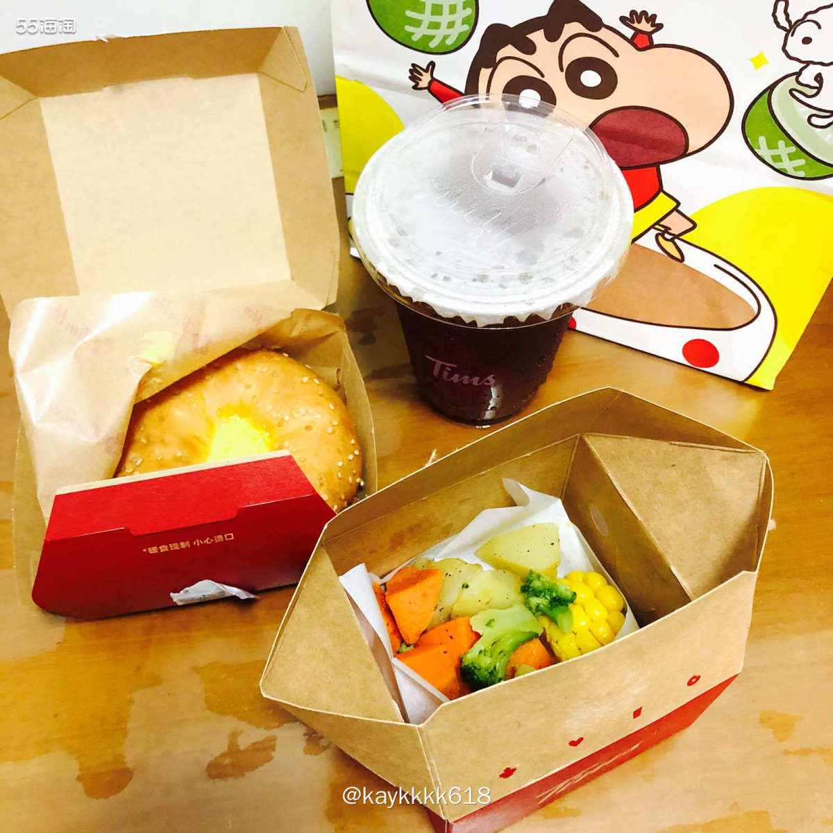 今天周一Tims外送可以免费，正好外卖个套餐一天的咖啡就有啦