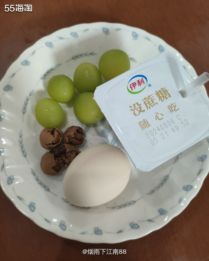 这几天仍然非常炎热，早上一起床就去煮了一大锅绿豆汤，绿豆昨天