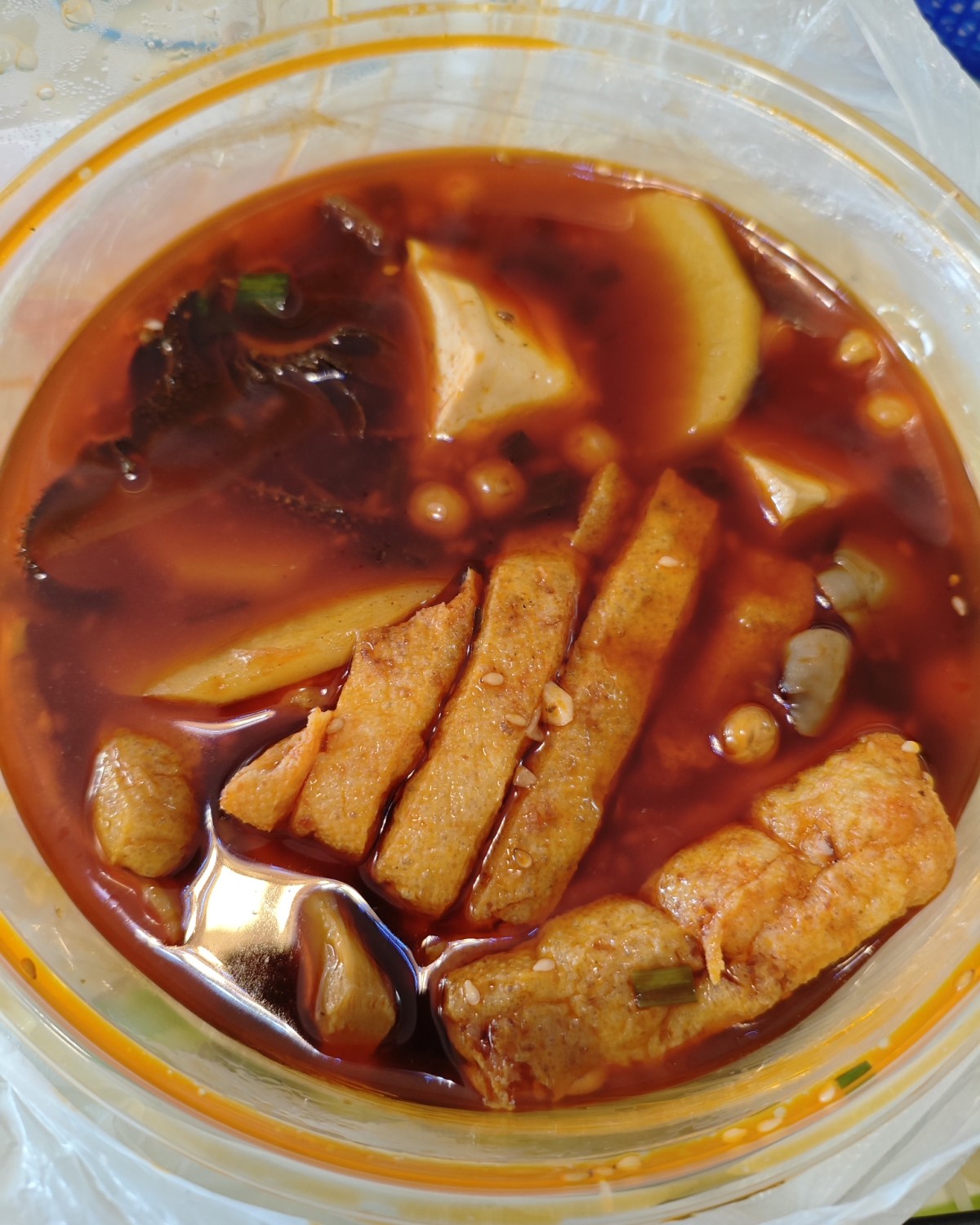 今天中午突然很想吃冒菜，就点了冒菜，但是我没有点米饭，就自己