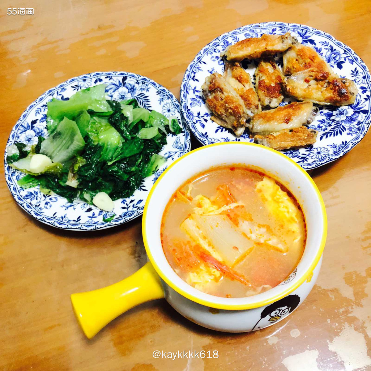 鸡翅怎么做都挺好吃的，红烧赤酱好香浓，还有油炸做法这个天太热