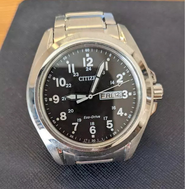 这款手表因为便宜,好几个朋友都让帮带,这款比较有特色就是有夜