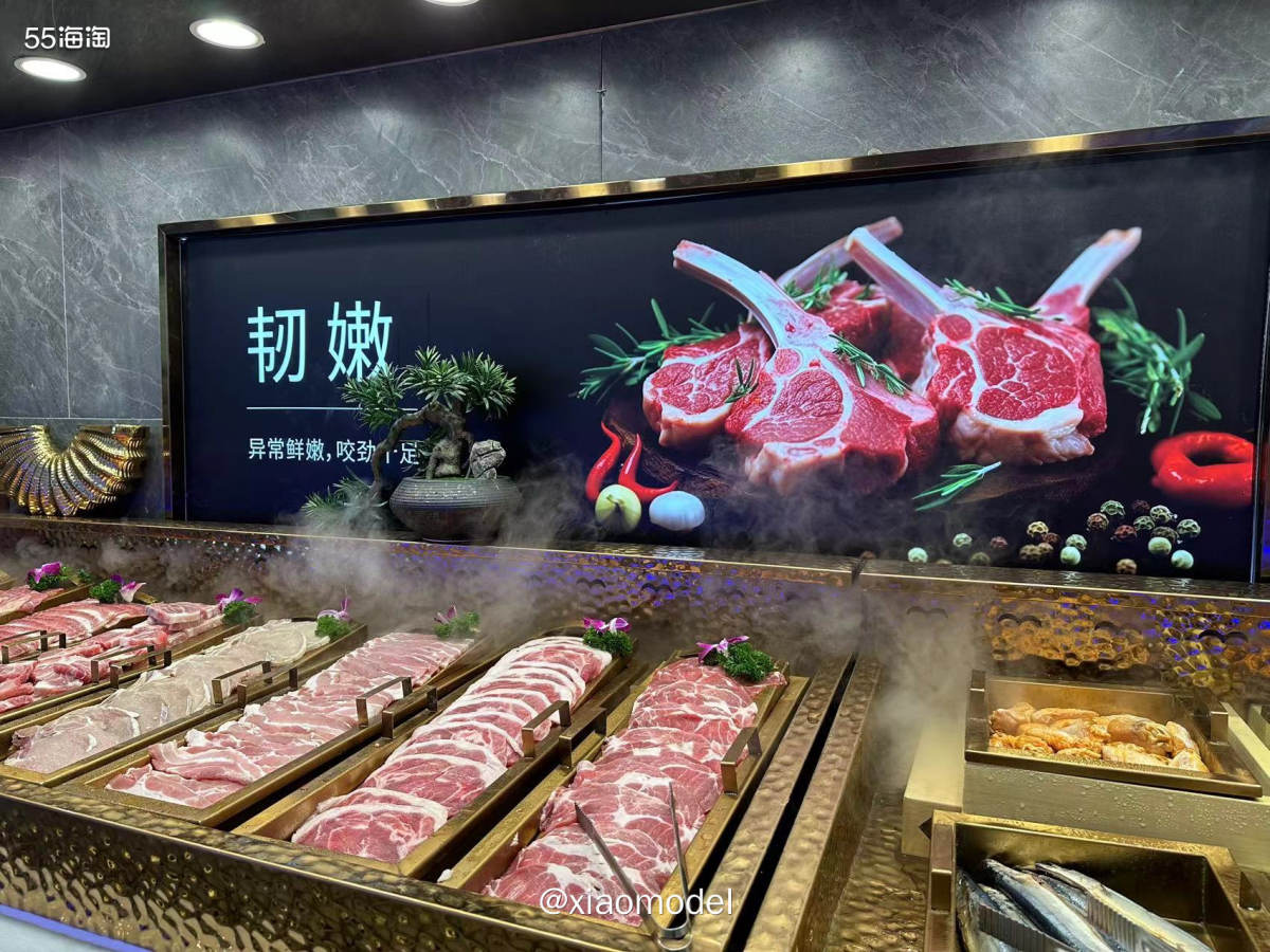 😀周2的时候好友说万象城有家新开的自助餐，她路过看到时就想