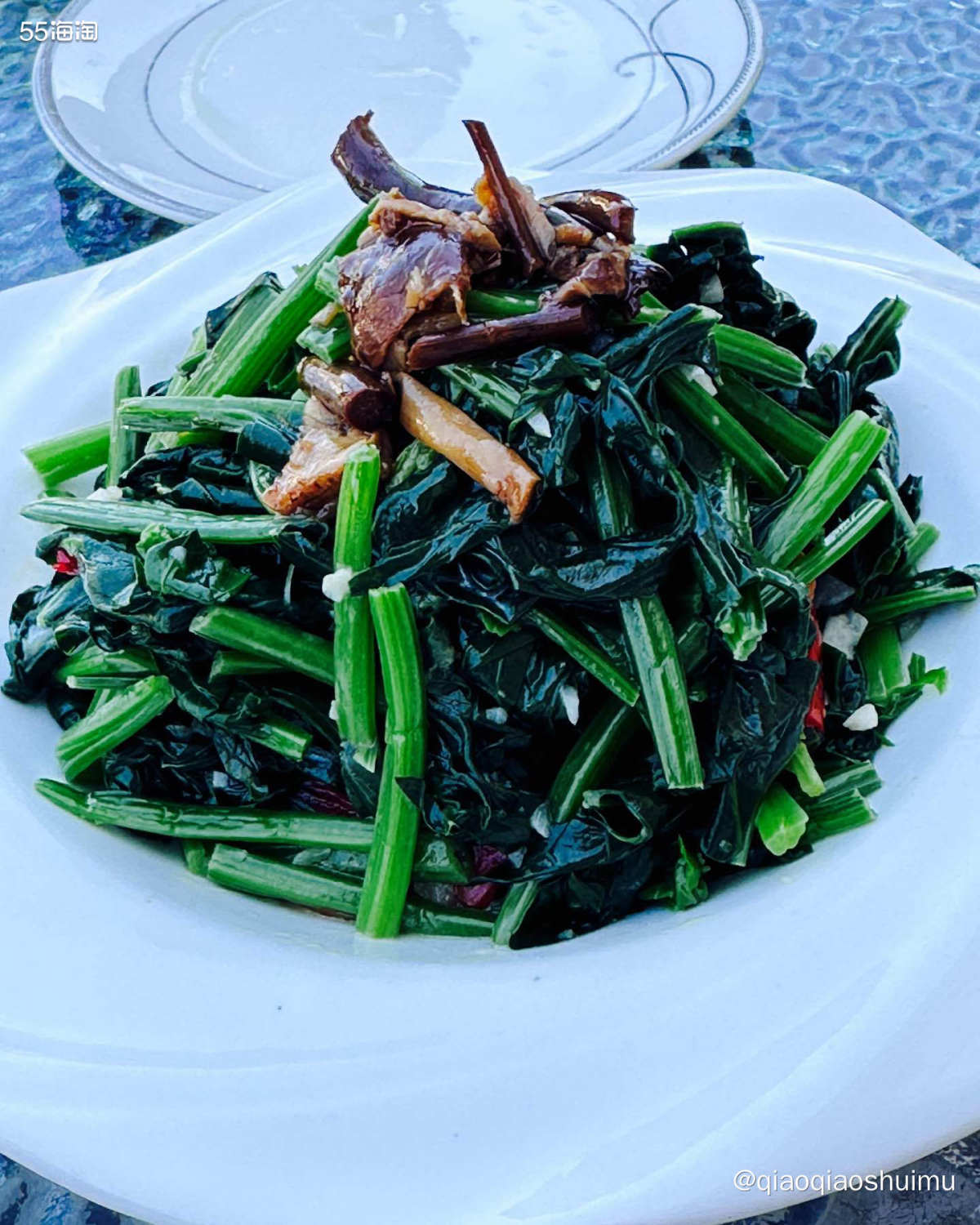 昨天去沙漠回来，累得不想动，就在住的地方附近吃了点饭。这里当