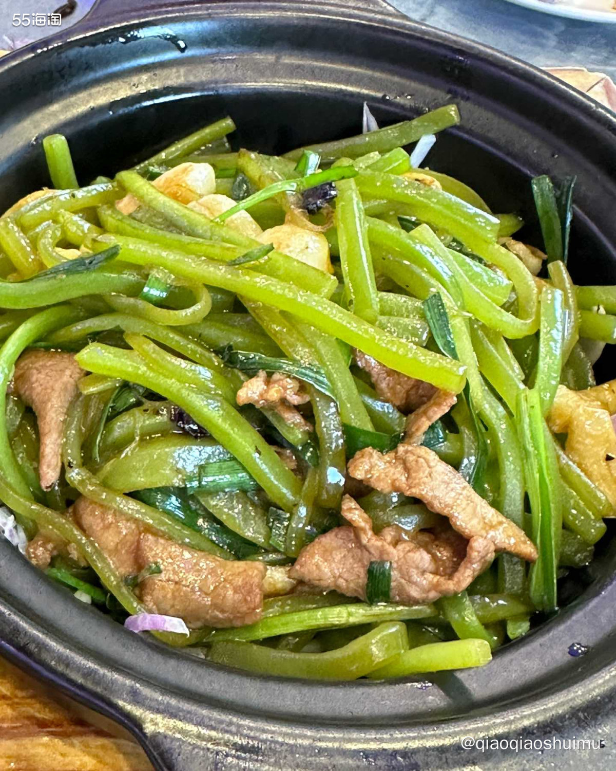 在兰州就听说了大名鼎鼎的阿西娅西北妈妈菜，但没时间吃。这次在