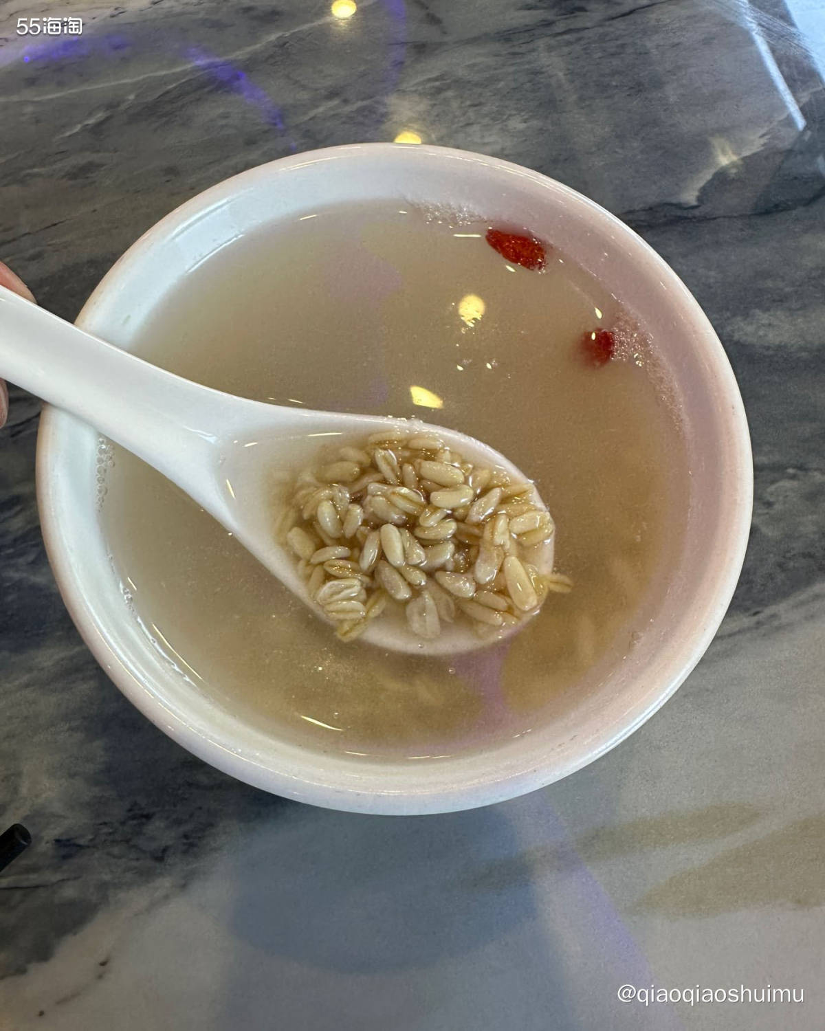 在兰州就听说了大名鼎鼎的阿西娅西北妈妈菜，但没时间吃。这次在