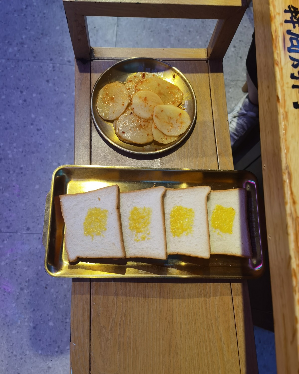 🌸来补美食帖了，先晒一顿月初的烤肉！月初在杭州玩并且住宿了