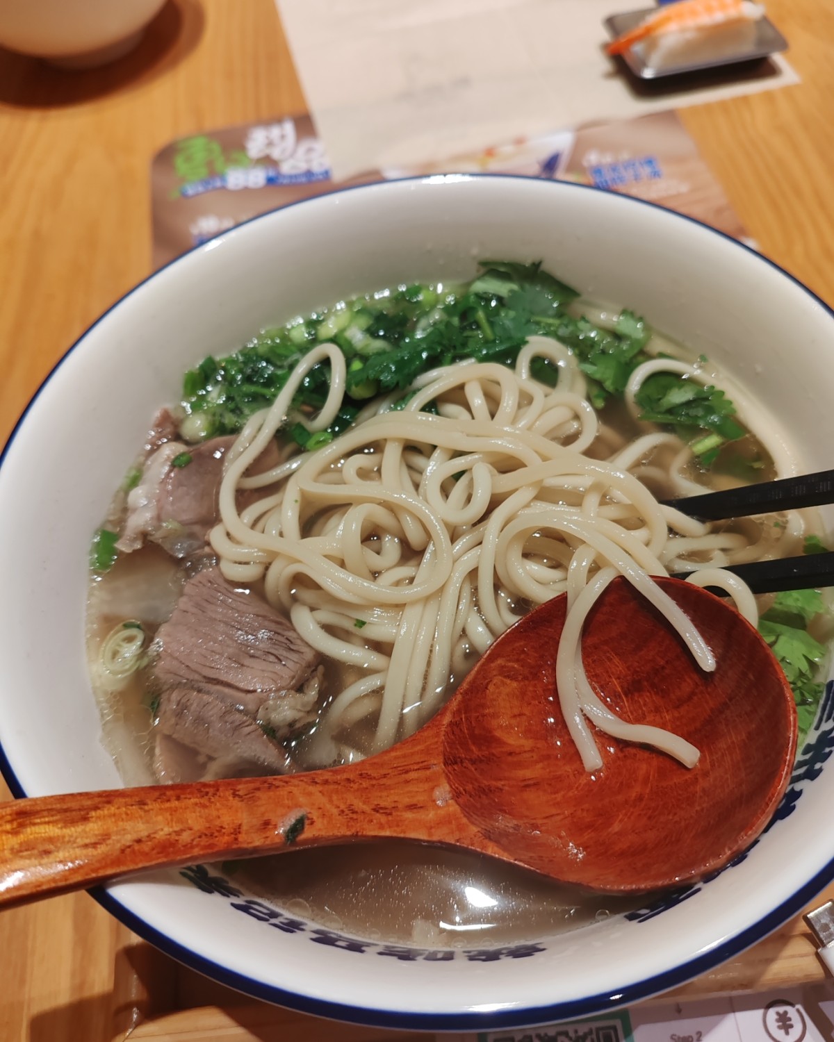 趁着放假赶紧履行对沫沫小朋友承诺的事情，那就是逛八佰伴哈哈哈