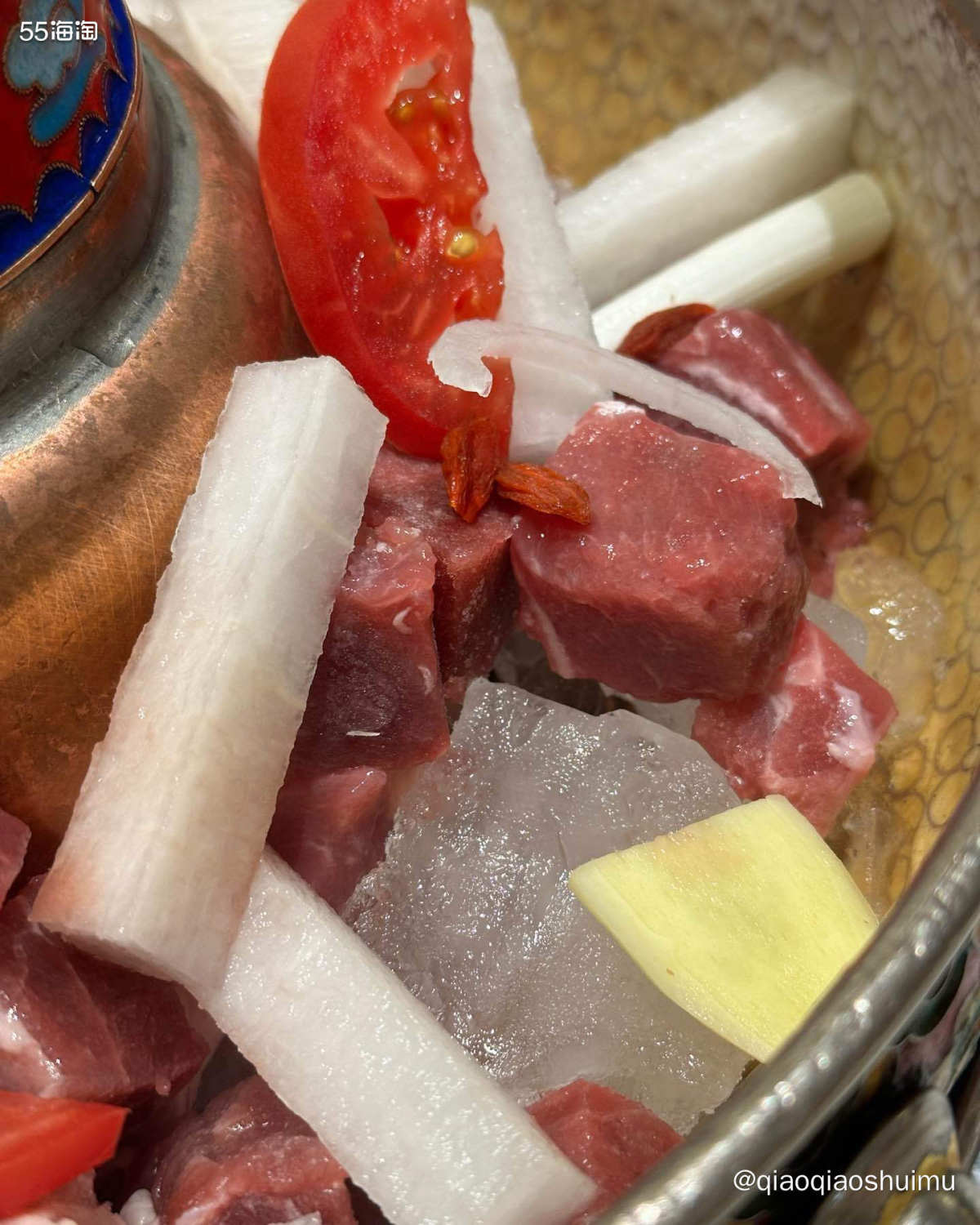 在北京时其实听过冰煮羊，但一直没尝试过。来银川搜到这家满火，