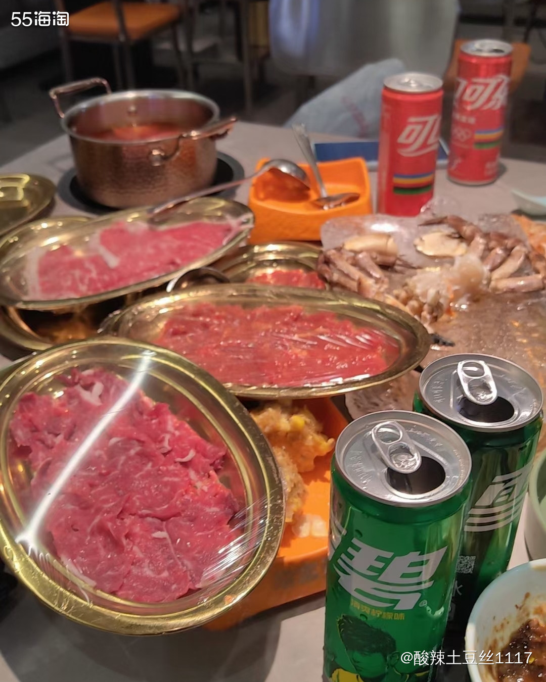 这个夏天快要结束的时候，我们一家三口中午出去吃饭，是吃了我们