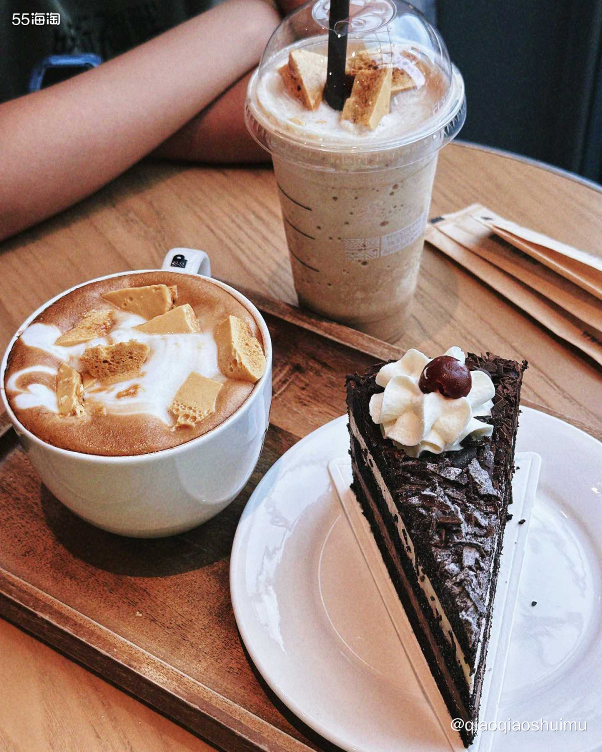 说起来已经很久没在店里喝到马克杯装的咖啡了，一般都是那种一次