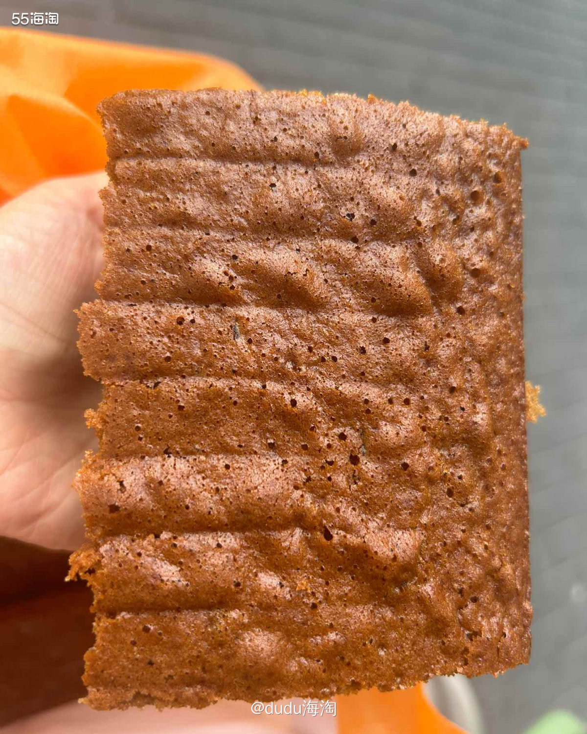 🍦上周末和队友带娃去家附近的商场玩，路过哈根达斯突然很想吃