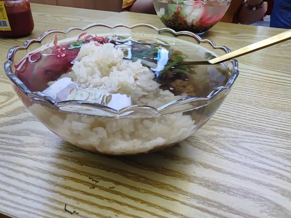 最近想喝甜品的心蠢蠢欲动，然后就去光顾了家附近的那家糖水铺子