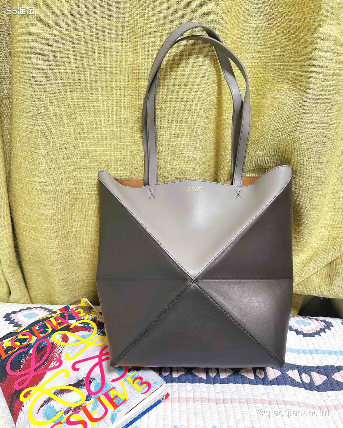 这个包早在去年底就看上了，忍着没买，谁知今年出了拼色，忍不住