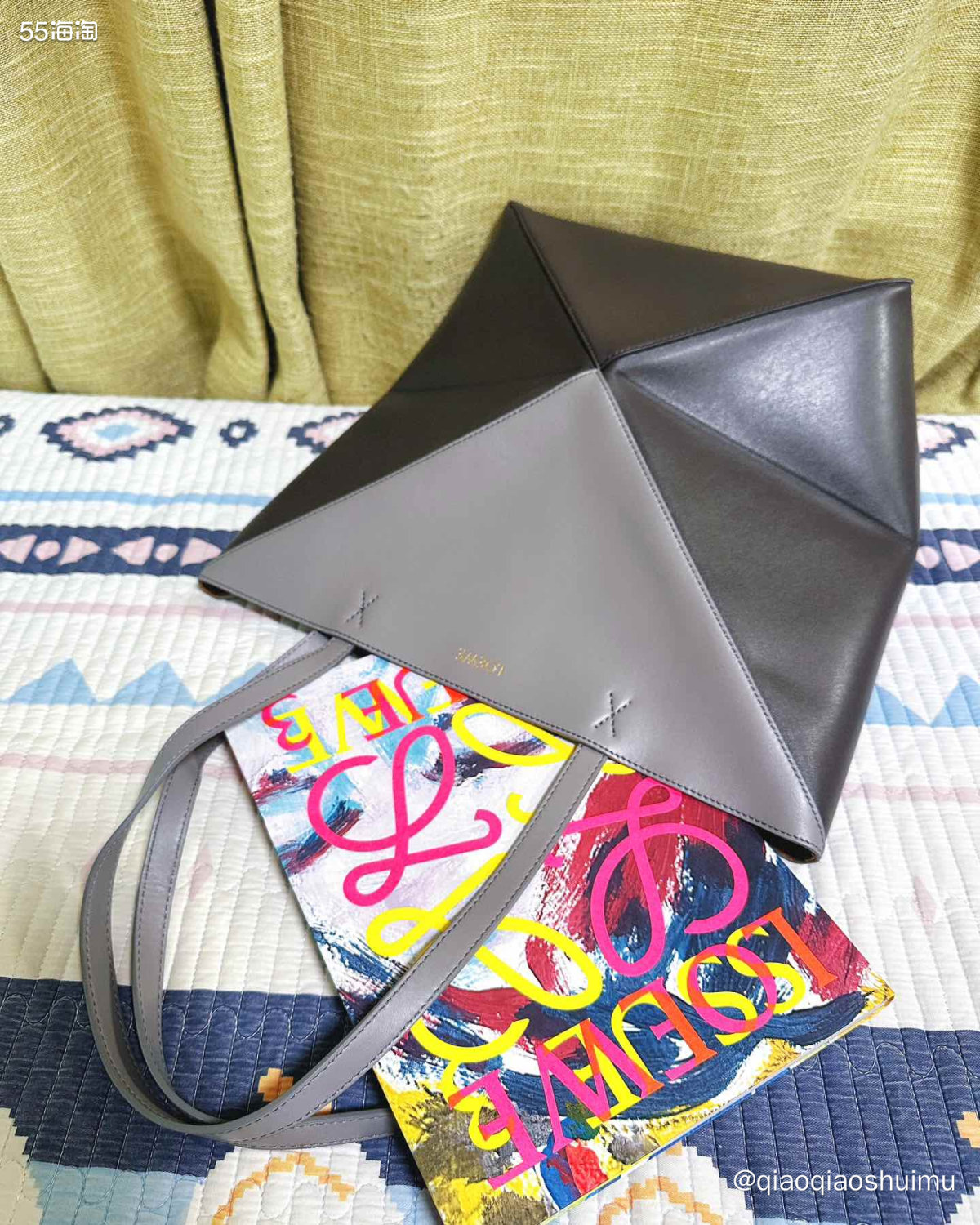 这个包早在去年底就看上了，忍着没买，谁知今年出了拼色，忍不住