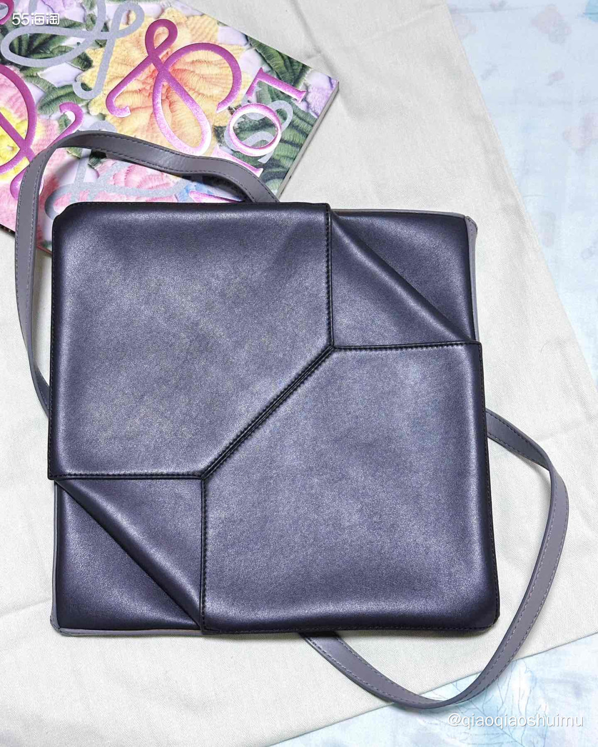 这个包早在去年底就看上了，忍着没买，谁知今年出了拼色，忍不住