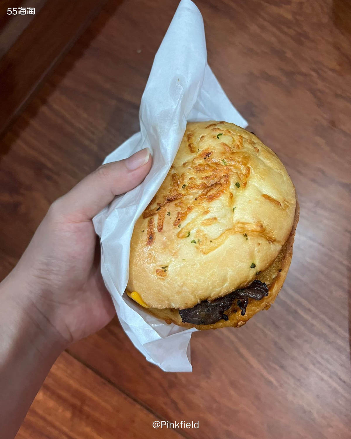 🍔之前看到大家在晒必胜客的汉堡，搞得我一直很想尝试，前几天