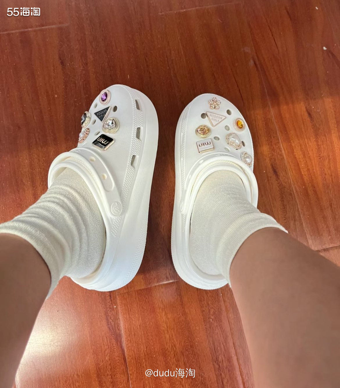 💓洞门中的小脚星人，应该都有一双大童萌萌款洞洞鞋吧，去年入