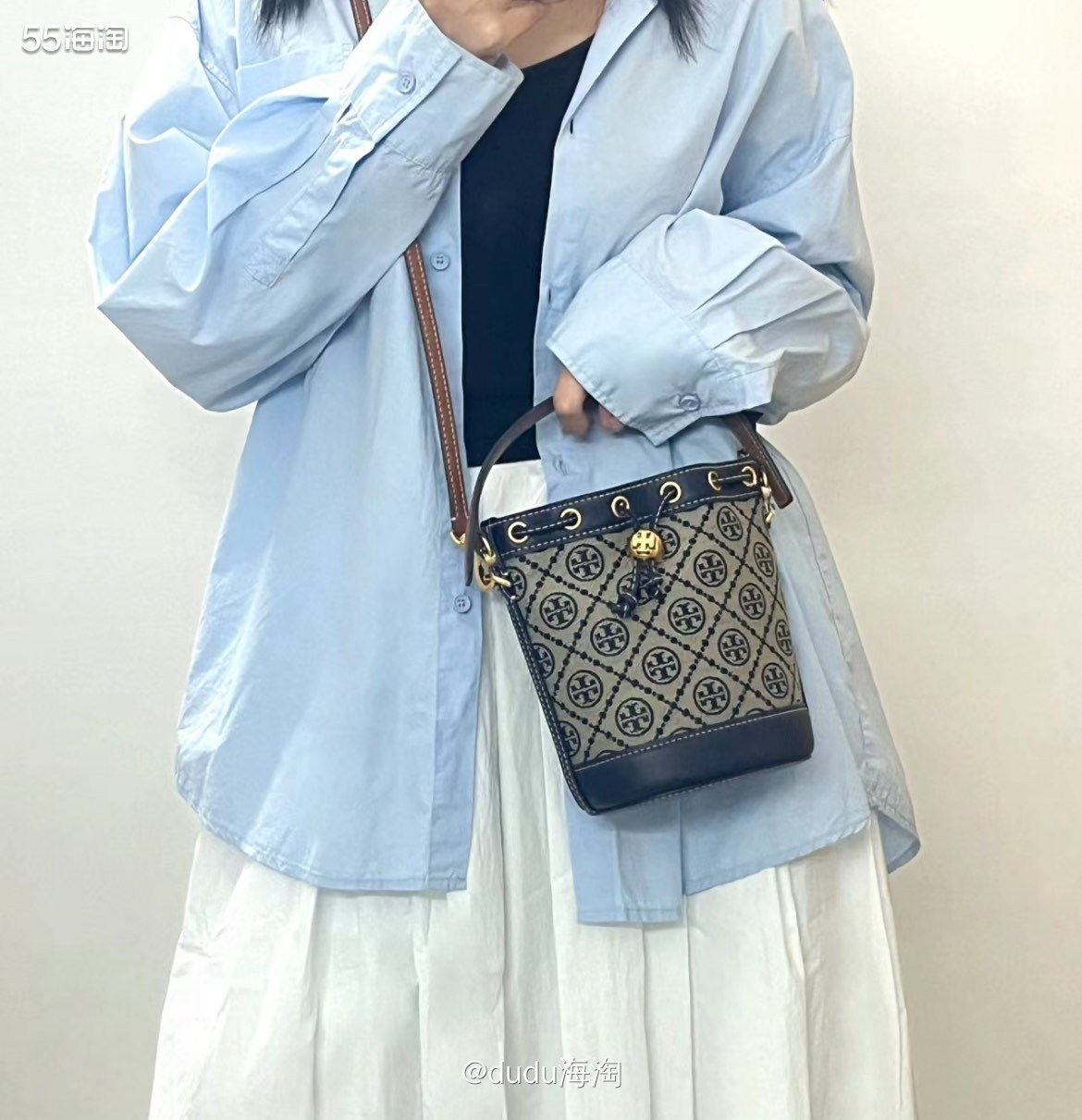 💓ToryBurch这几年非常的受欢迎，这款mini水桶包