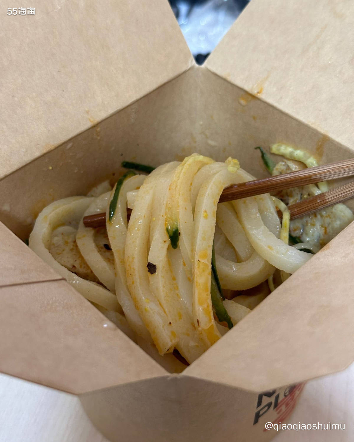 那天中午忽然超级饿，还超级馋，就很想吃酿皮子和甜醅子。我说搜