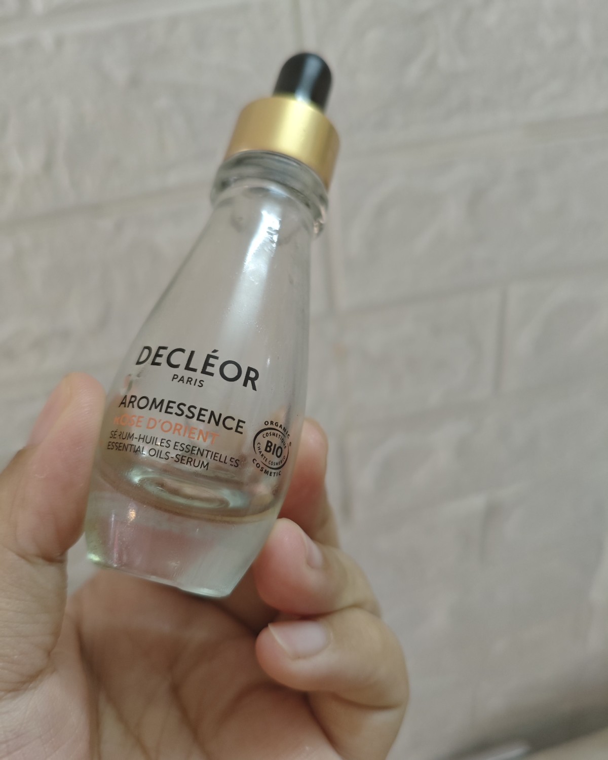 我是一个非常喜欢用油的人，精华油特别喜欢，最近就空瓶了一个！