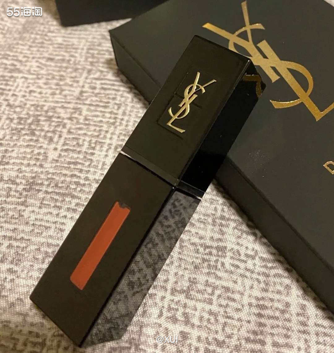 要说畅销口红肯定有这个YSL的黑管唇釉一席之地，上线好几年热