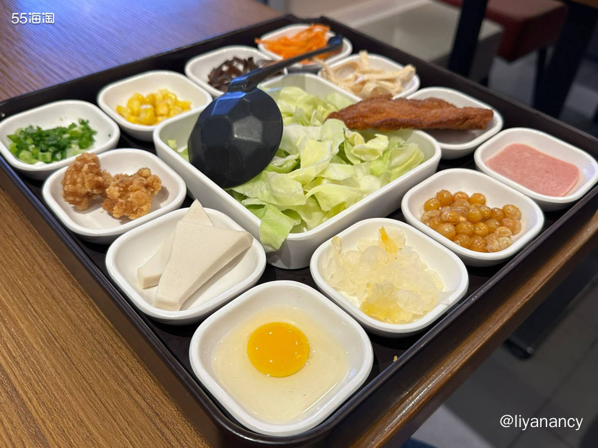 城市特种兵打卡的一天，为了节省时间吃的都是简餐，中午吃的是连