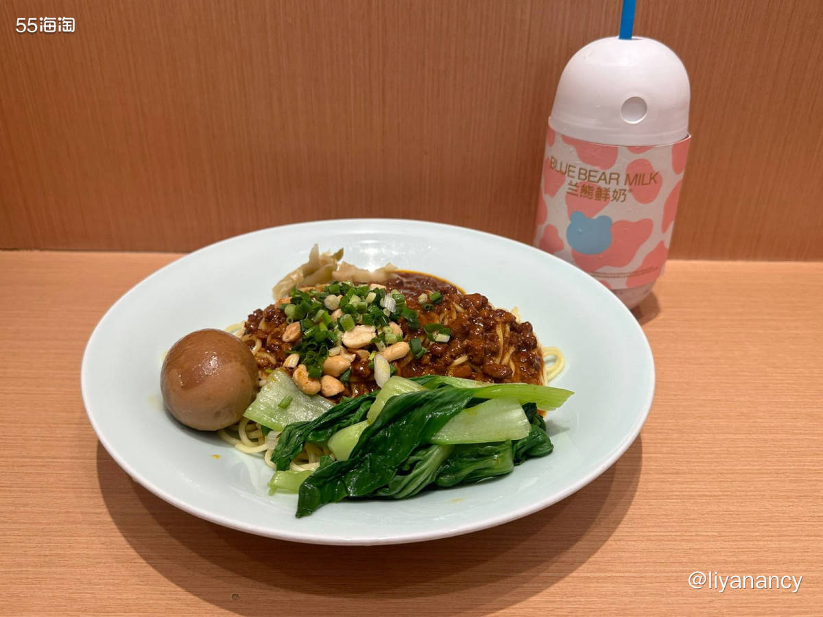 逛街的时候就喜欢买杯甜水边走边逛， 也可以说是夏天留下来的习