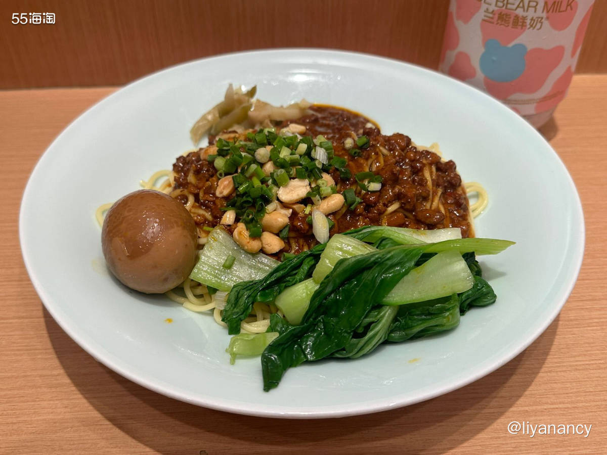 逛街的时候就喜欢买杯甜水边走边逛， 也可以说是夏天留下来的习