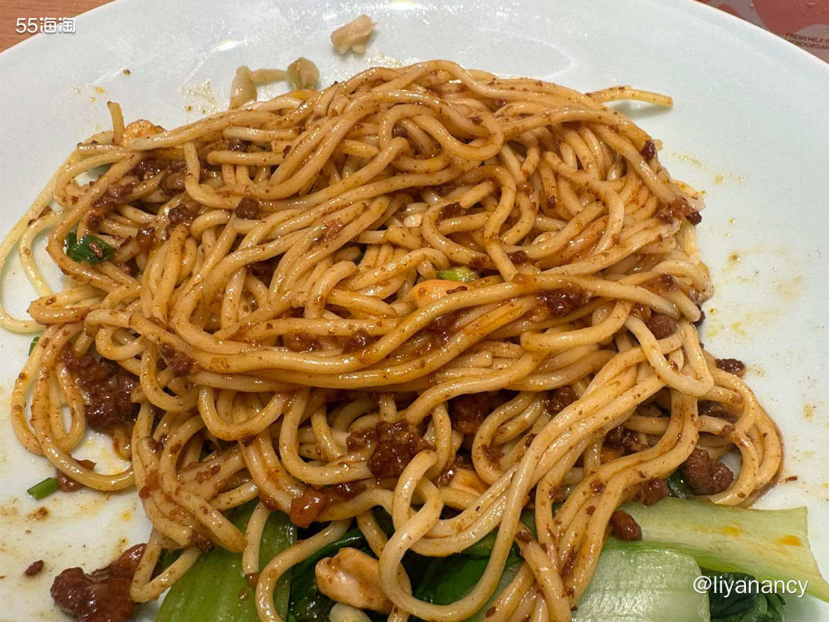 逛街的时候就喜欢买杯甜水边走边逛， 也可以说是夏天留下来的习