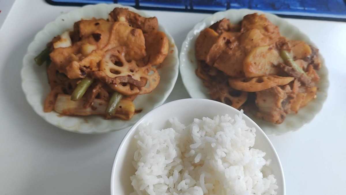 突然想吃麻辣香锅了，那怎么办呢？那就自己动手做吧，毕竟买的不
