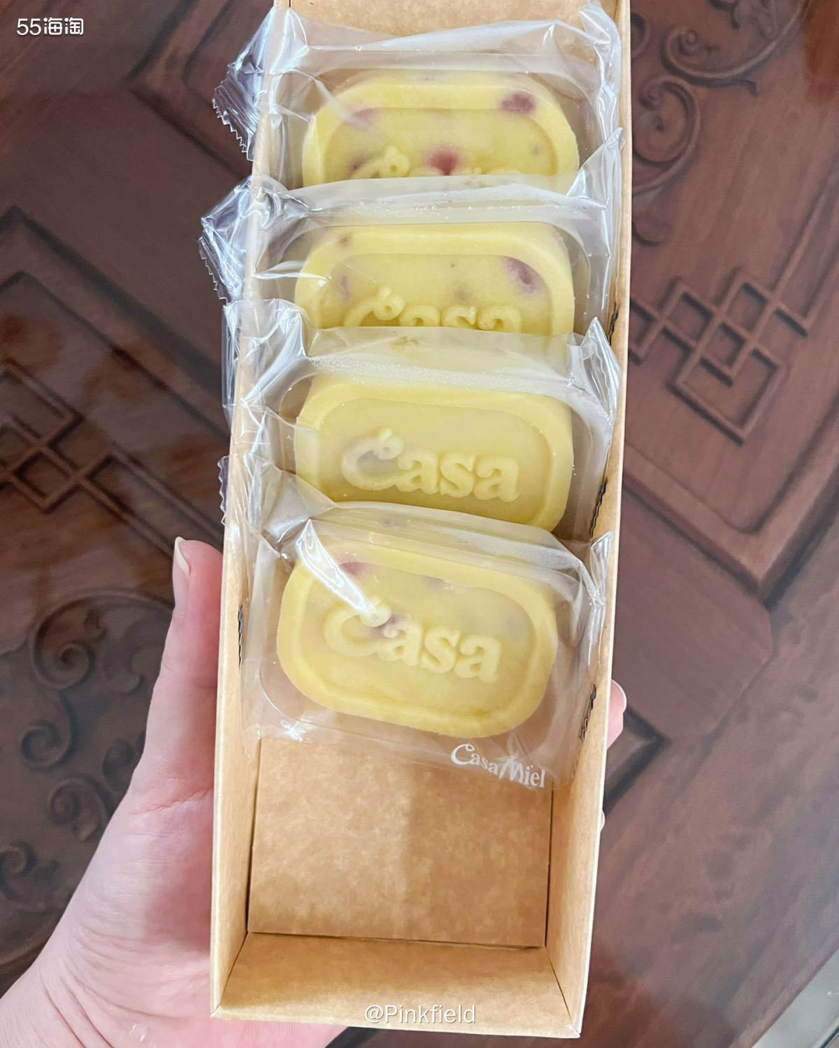 🍪这是前阵子在可莎蜜儿买的两款小糕点，草莓绿豆糕+蔓越莓曲