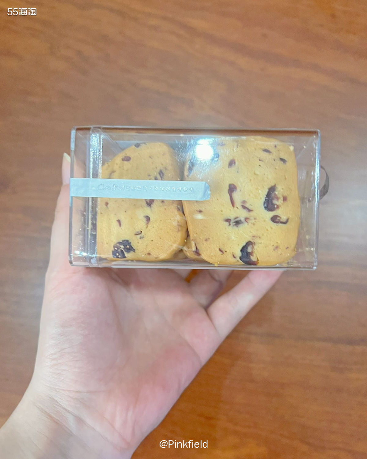 🍪这是前阵子在可莎蜜儿买的两款小糕点，草莓绿豆糕+蔓越莓曲