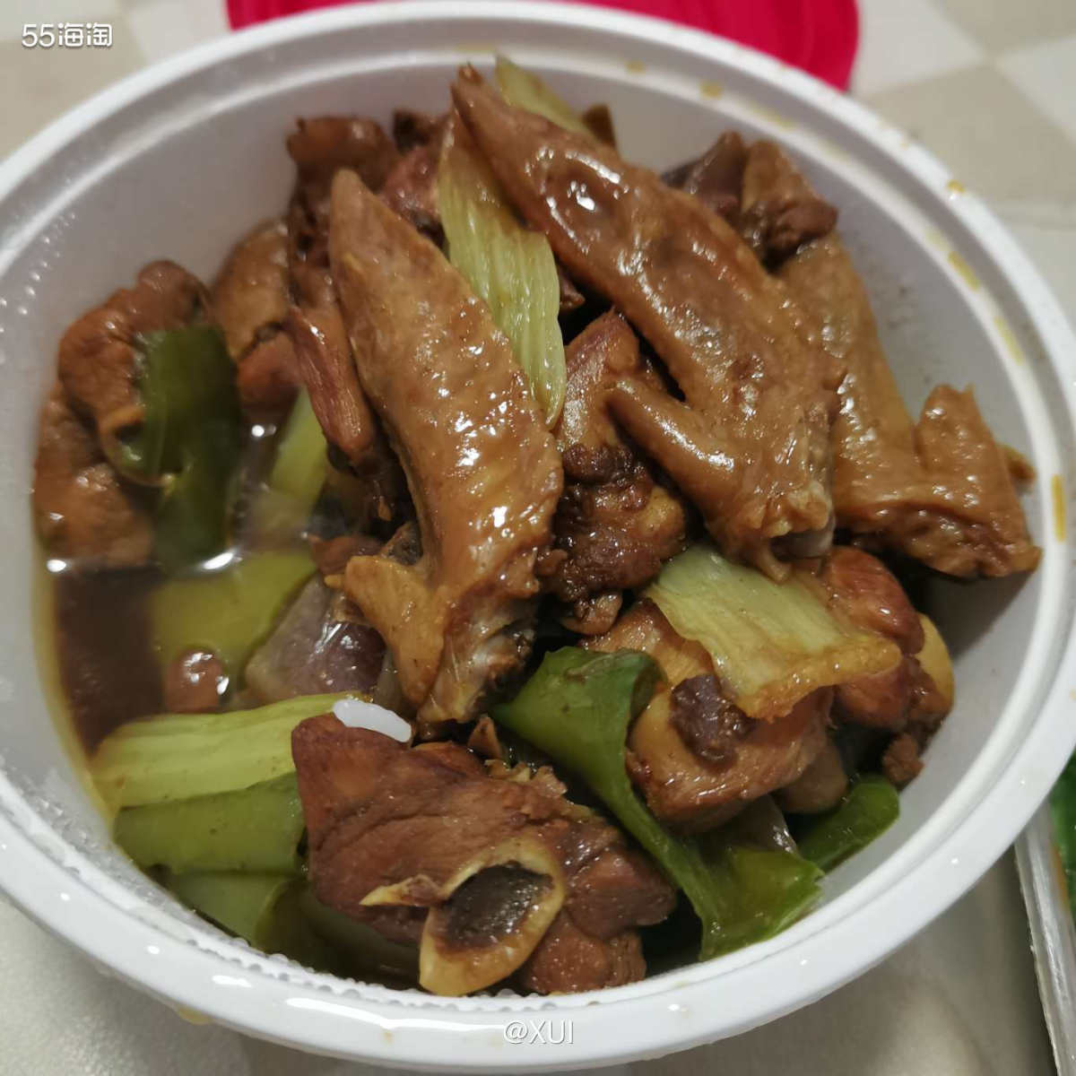 前几天我爸不在家吃饭，我又不想做饭，就去外卖了一份啫啫鸡煲，
