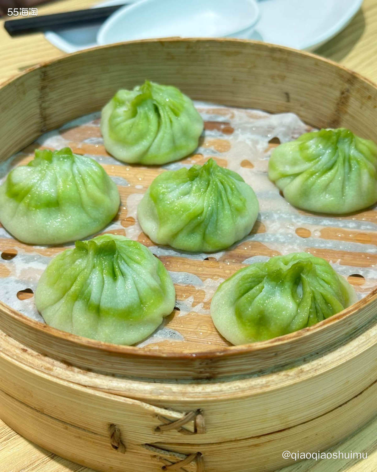 单位旁边新开的一家杭州风味小馆，中午叫上爸妈去尝尝。 点的套