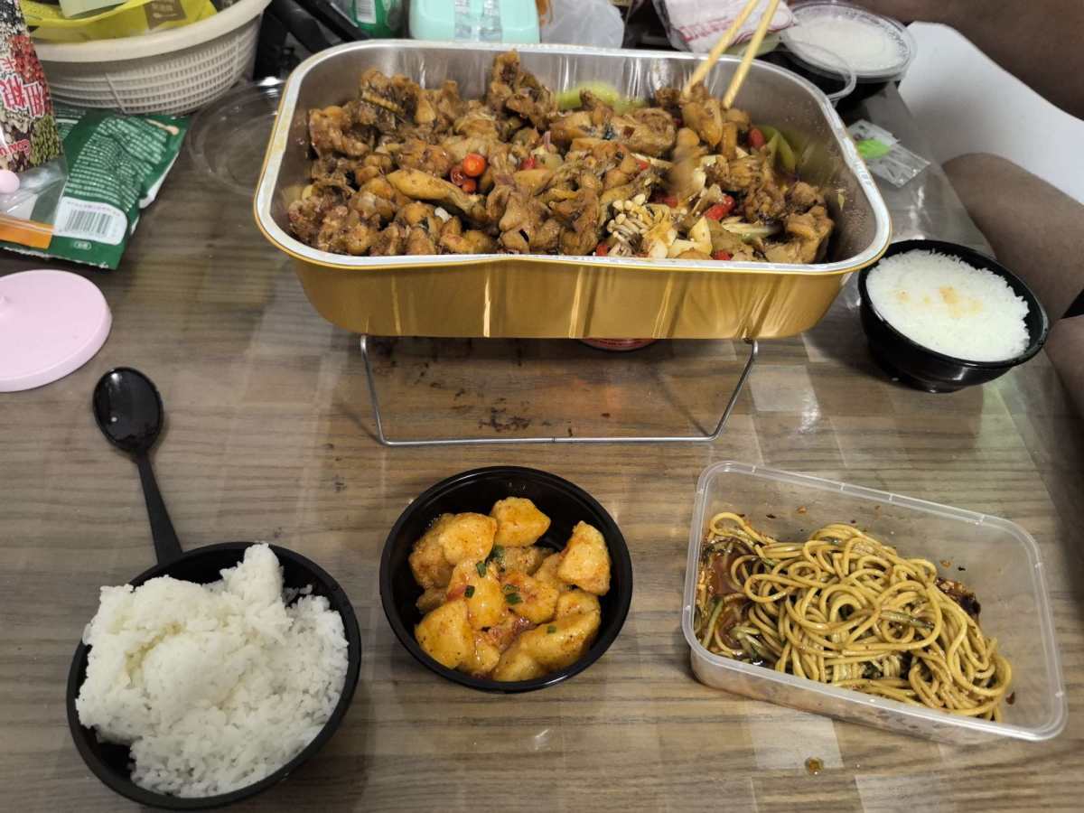 今天点的这个外卖真的是好好吃哦，我挺喜欢吃蛙的 之前吃的是螺