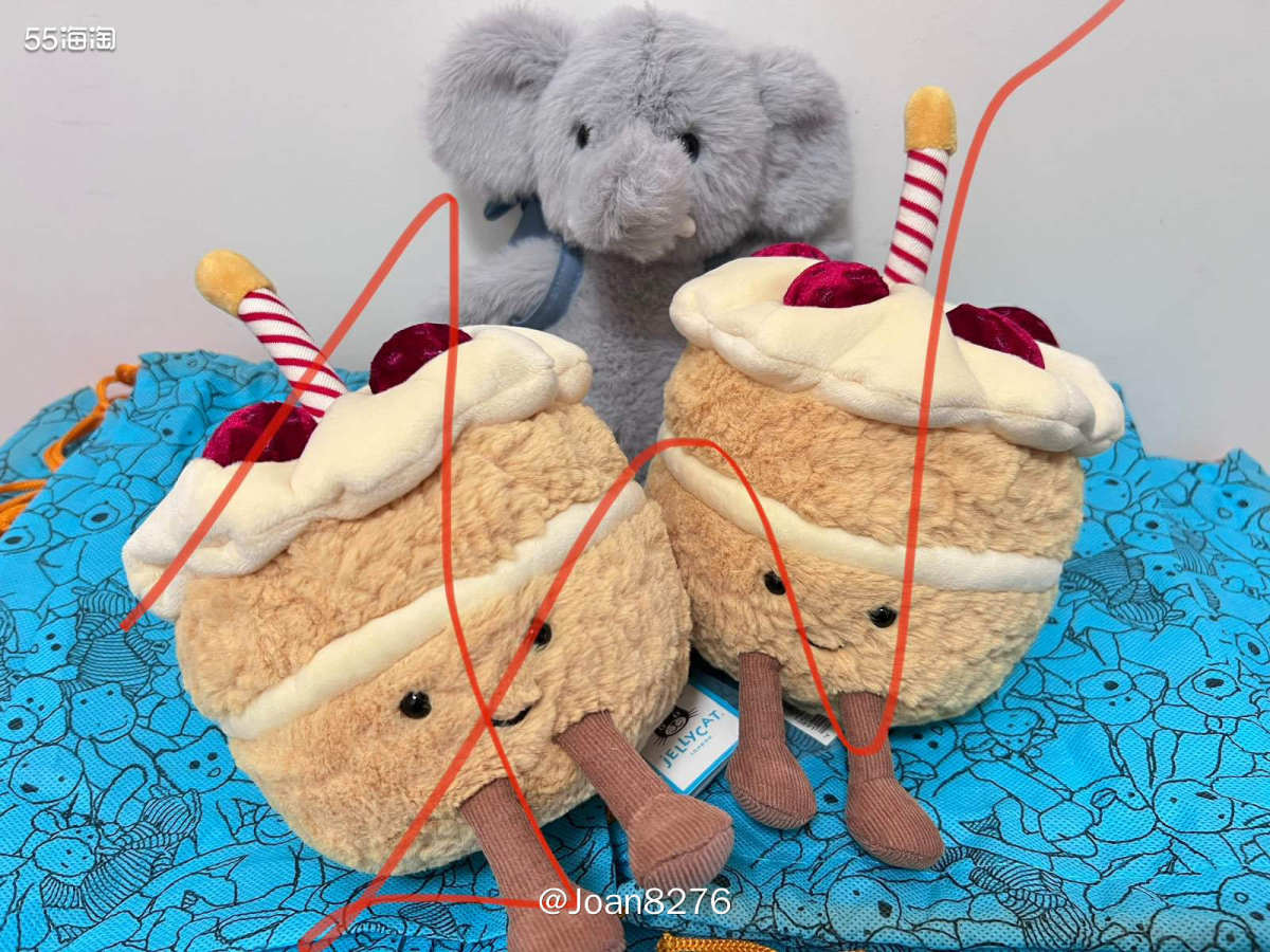 这单又是Jellycat家的小可爱啦，这箱子里面是买的生日蛋