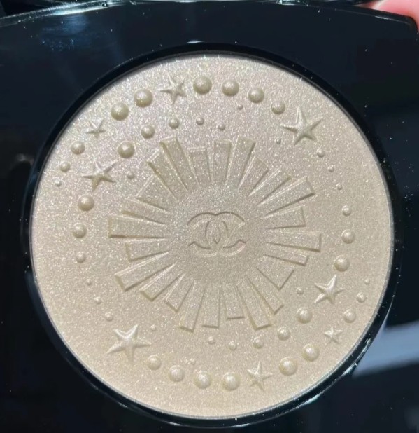 2024 chanel 圣诞新品来了！相比于隔壁dior，香