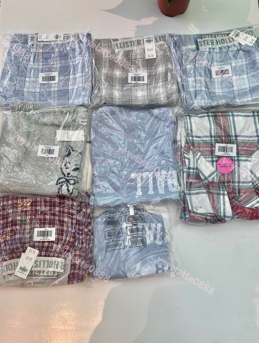 购买商品：两箱十六件衣服 转运公司：转运国际 转运运费：两箱