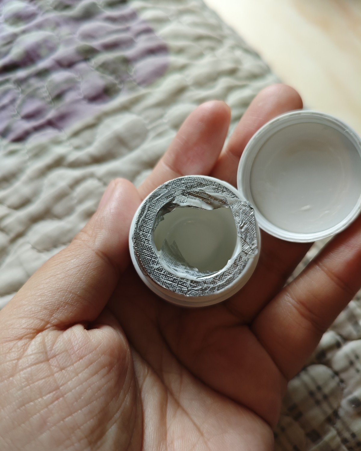 眼部我是非常注重保养的，量的话我也用的不小，这次空瓶了两个眼