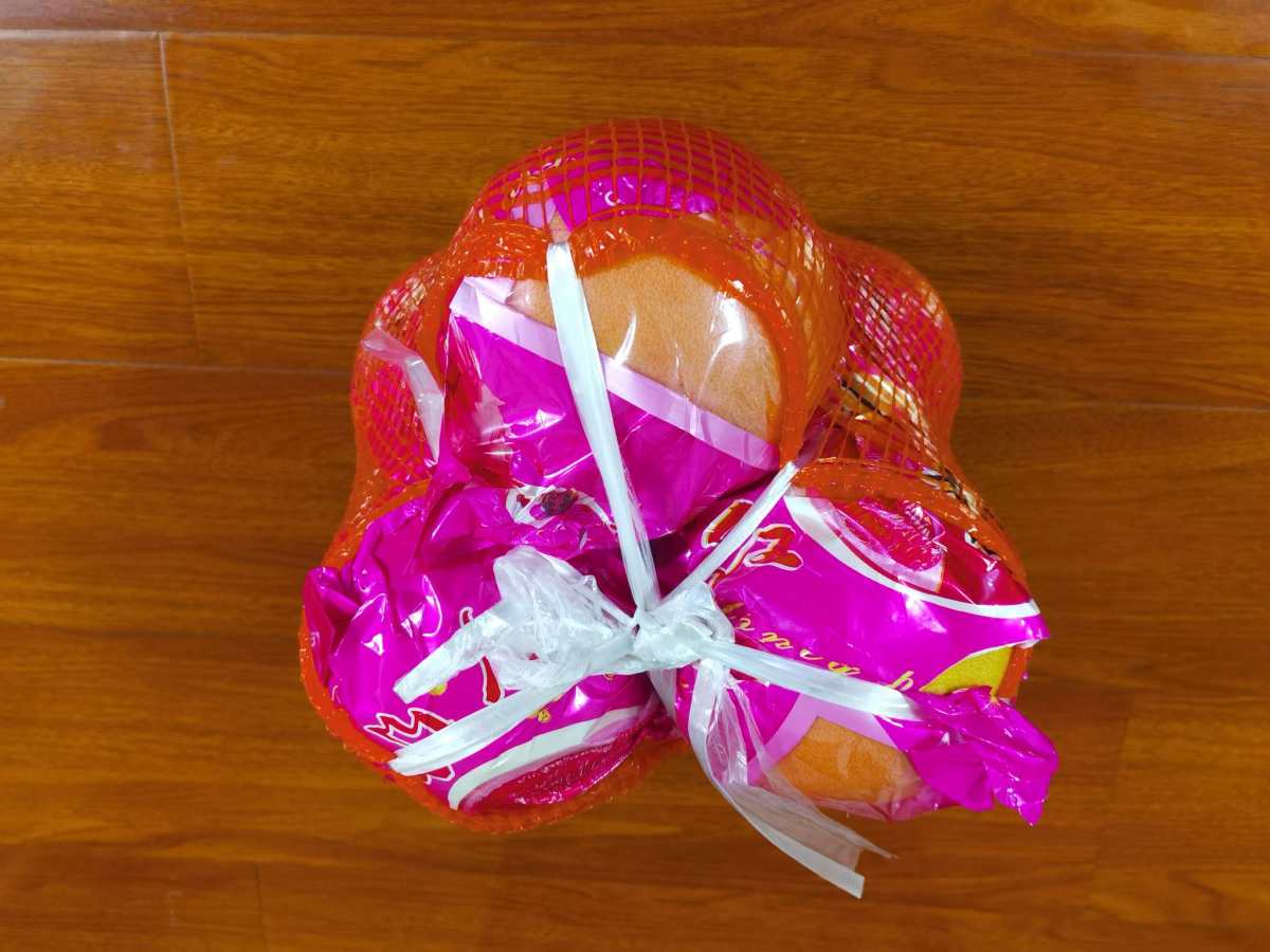 🌸来社区分享9月的水果了，是石榴和柚子。  🌸石榴我特别