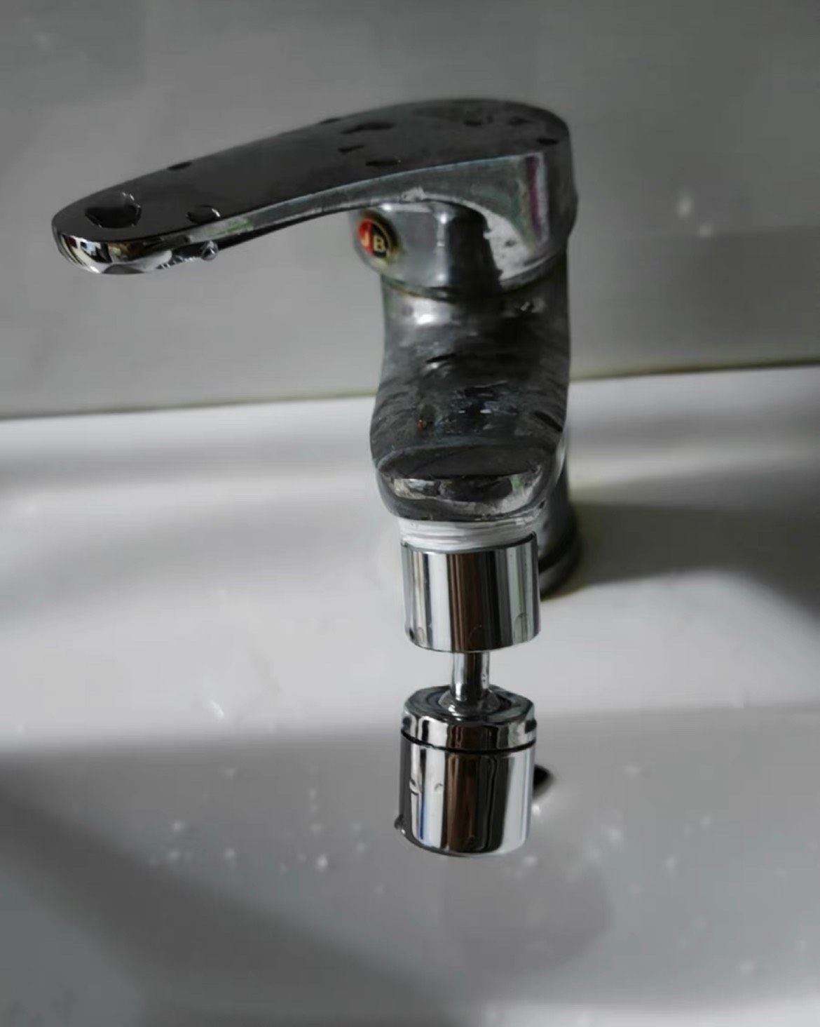 ❇️最近家里浴室的水龙头出了点问题，不能聚拢水流了，每次用水
