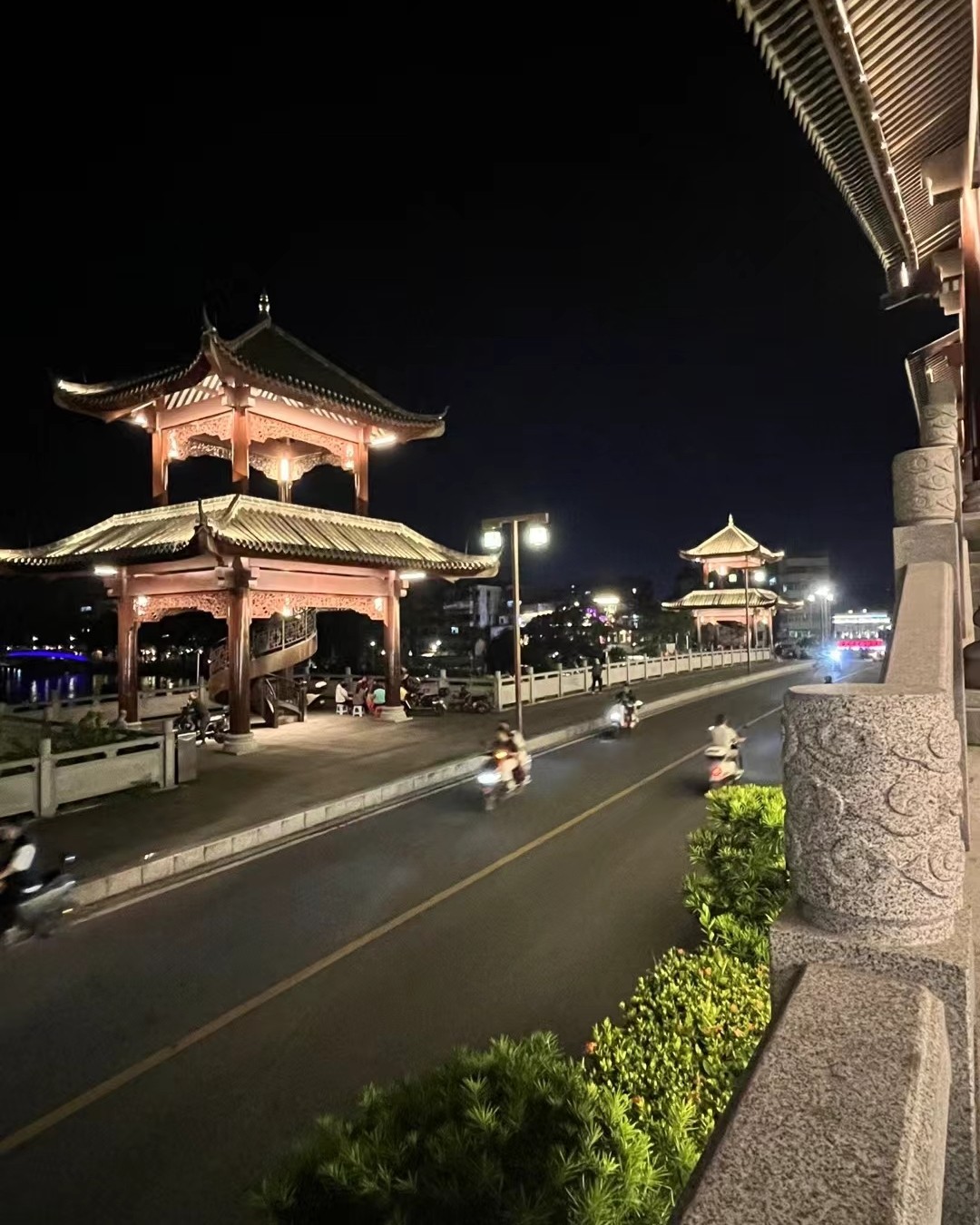 国庆假期去哪都是堵，去哪都是人山人海，想必大家也都一样吧？广