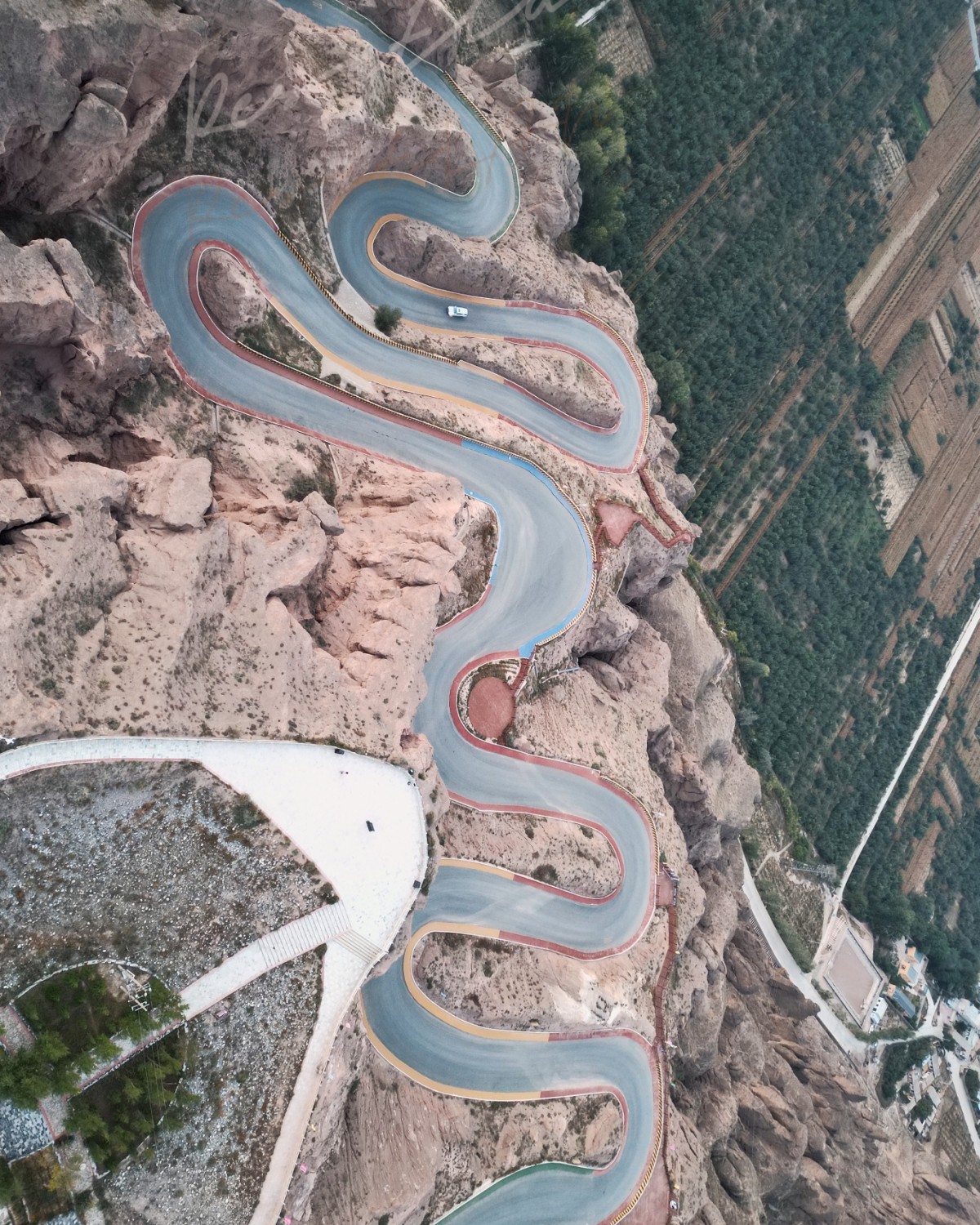 自驾游的好处就是突发奇想，本来应该去兰州住一晚，又想到黄河石