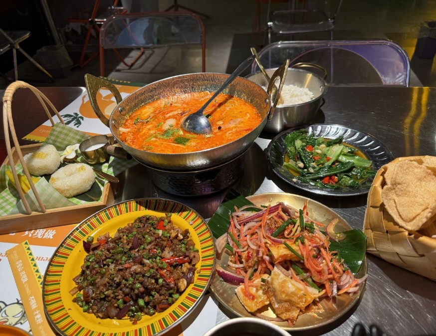 国庆在家不想自己做饭，叫上姐妹出来吃顿饭，感觉很久没吃泰餐了