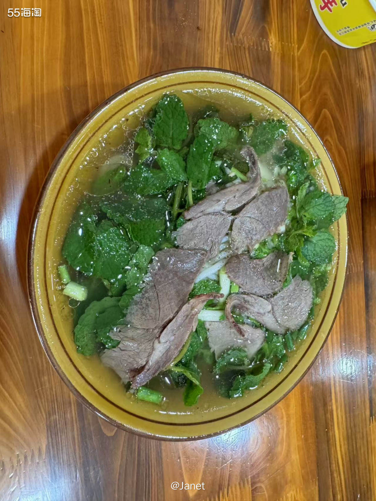 这次来云南本来是去吃土豆的，吃了一份没吃饱，又去找了家云南特