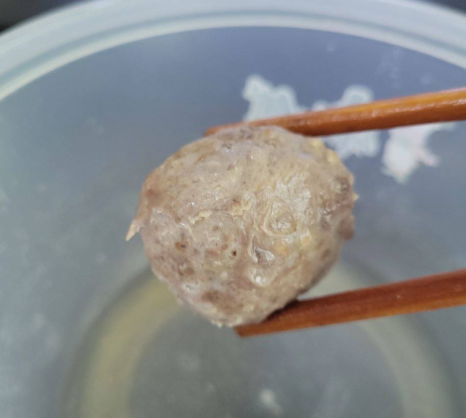 最近遇到好价潮汕牛肉丸，配料看到有牛肉、猪肉鸡肉，还不算太丰
