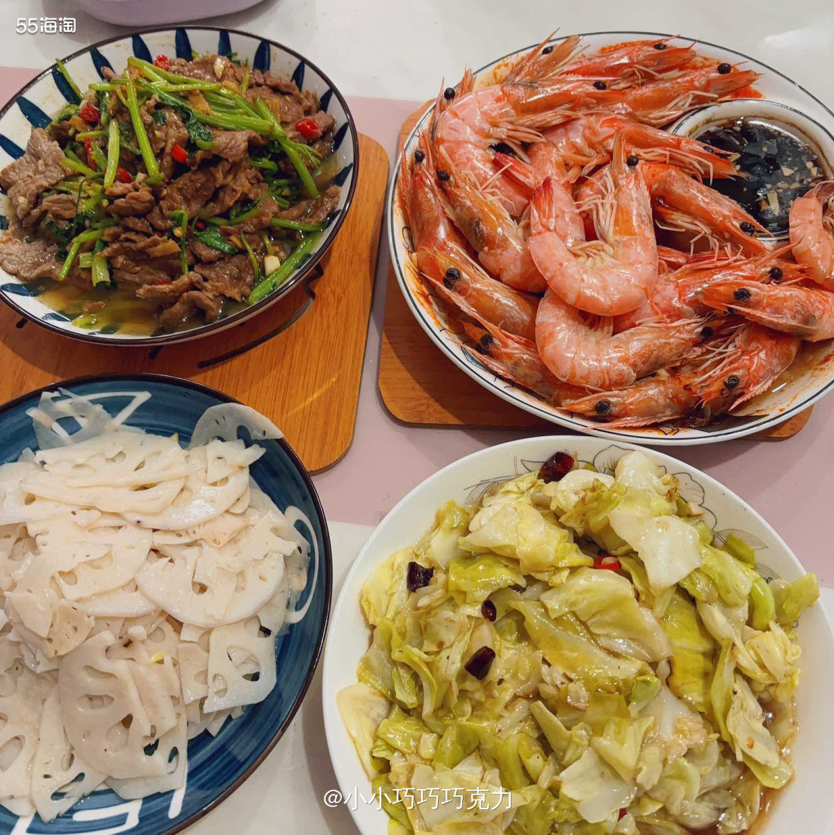 今天的晚餐是优质蛋白合集呀，又有新鲜的大虾，又有牛肉，还有好