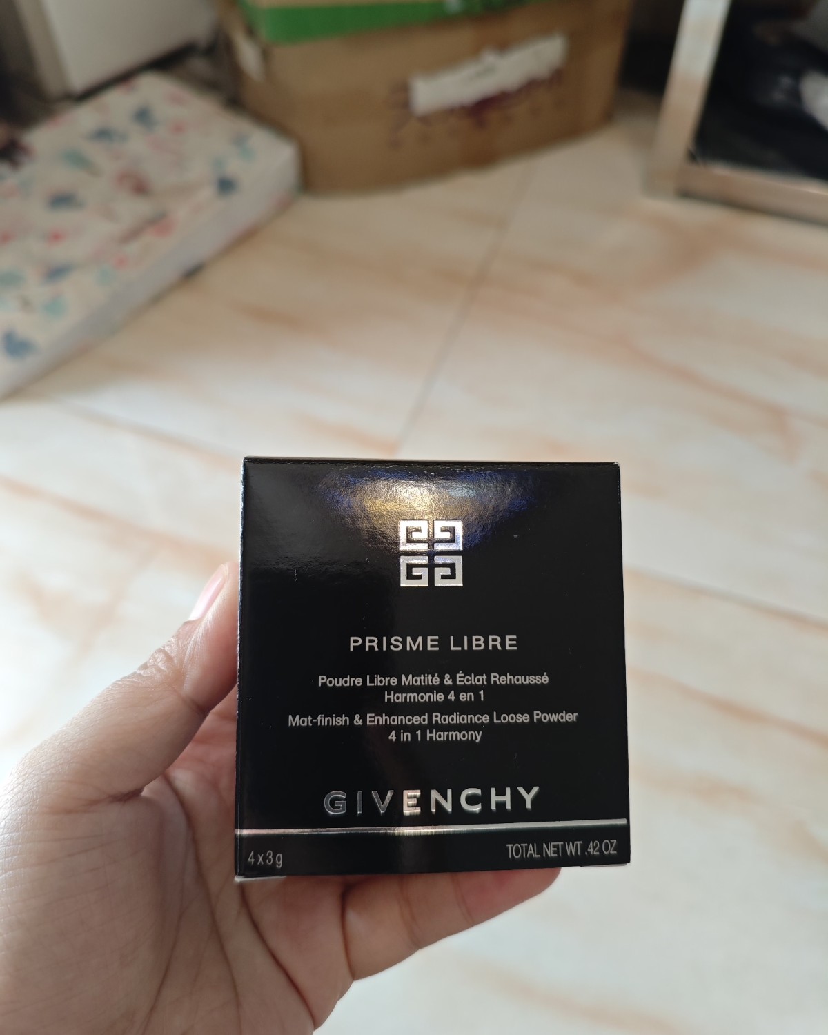 我今年算是第一次在京东旗舰店买美妆，我觉得价格非常好，京东经