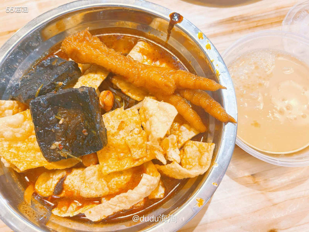 🍭最近这家叫柳州肥姨妈螺蛳粉的店铺特别火，我家附近也开了一