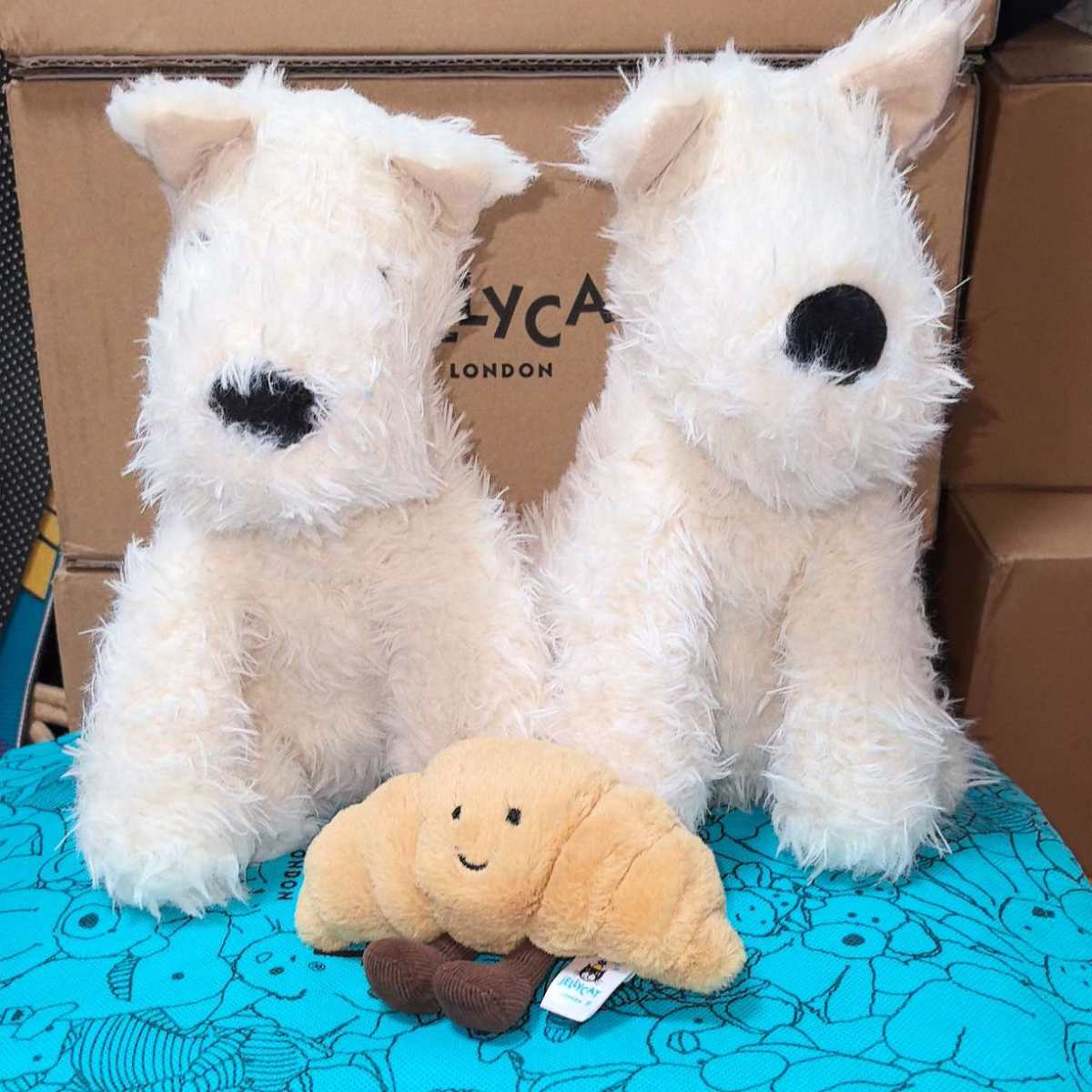 开箱jellycat官网买的2只西高地狗和一个可颂挂件 这个